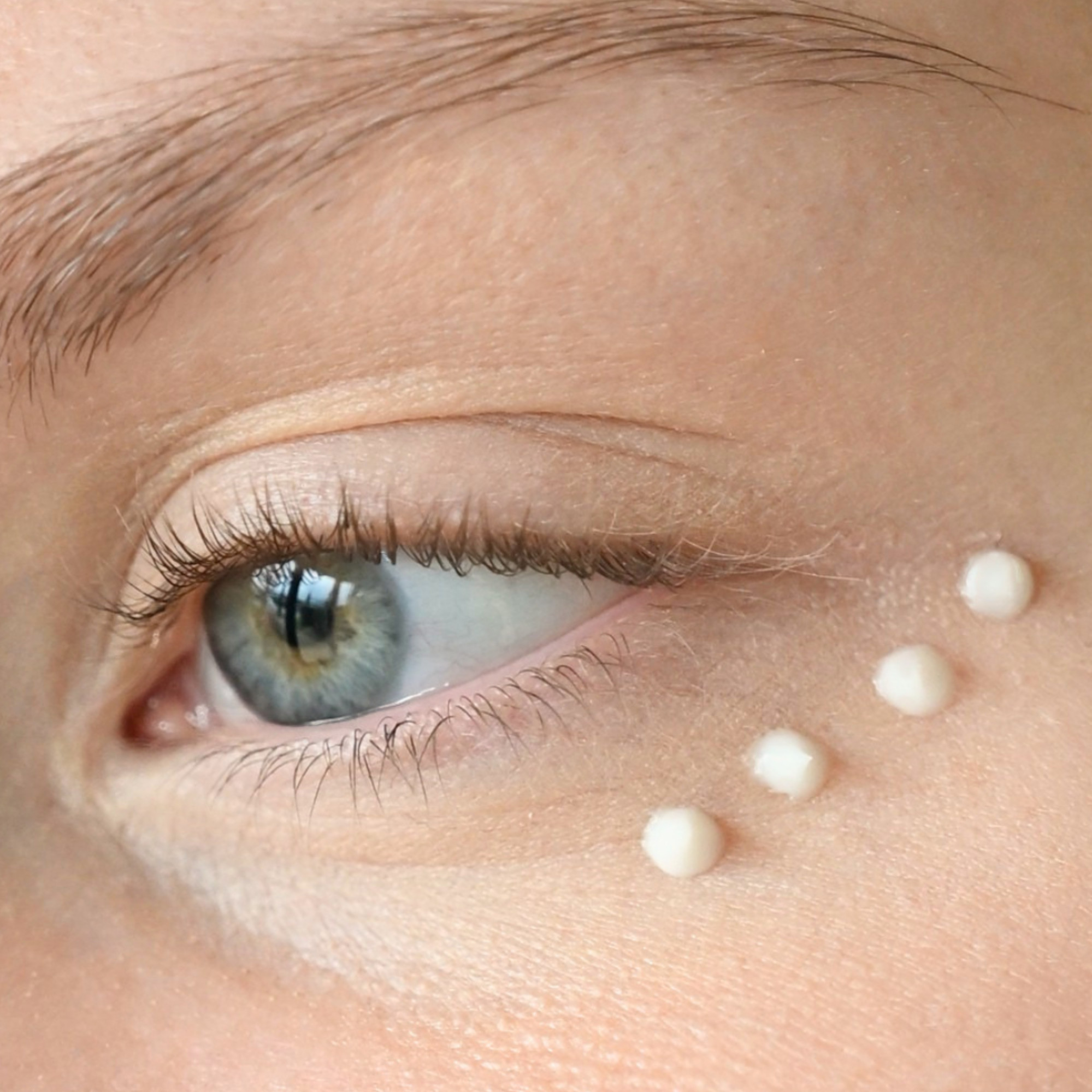 Soin contour des yeux et lèvres