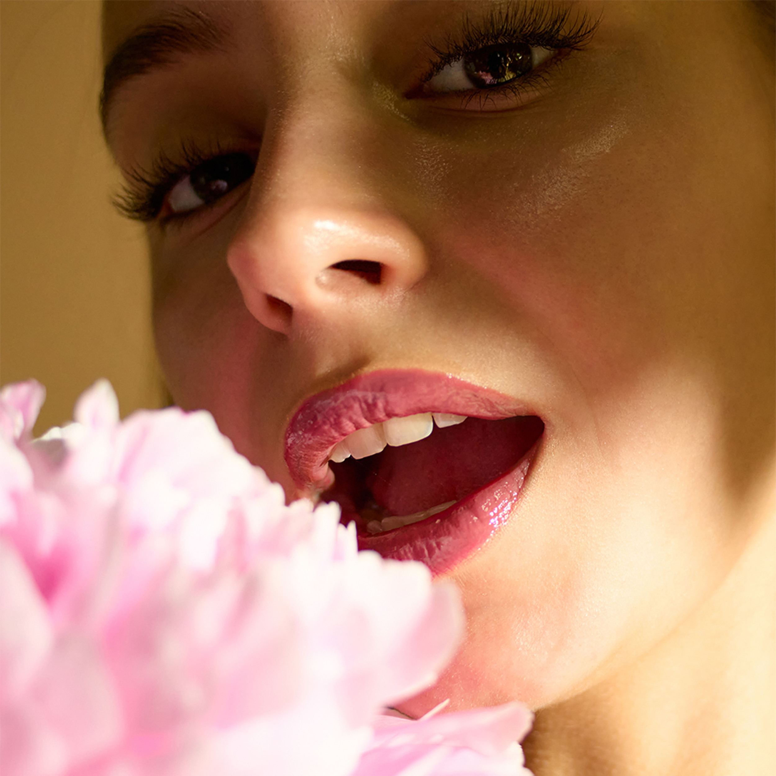 Lip oil