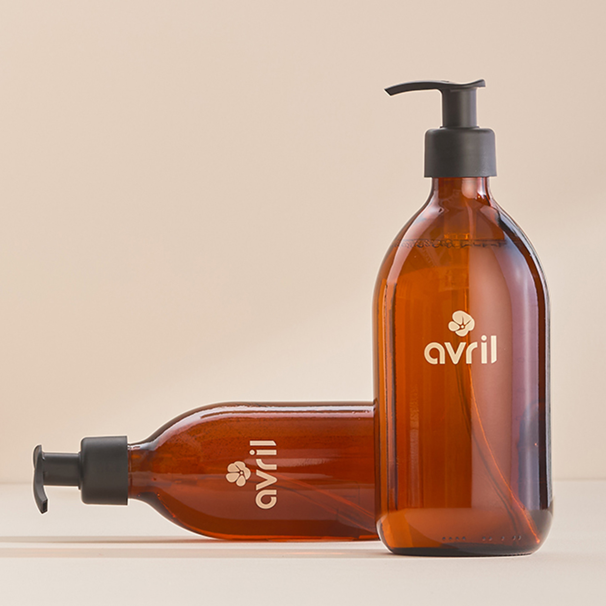 Refillable amber glass bottle