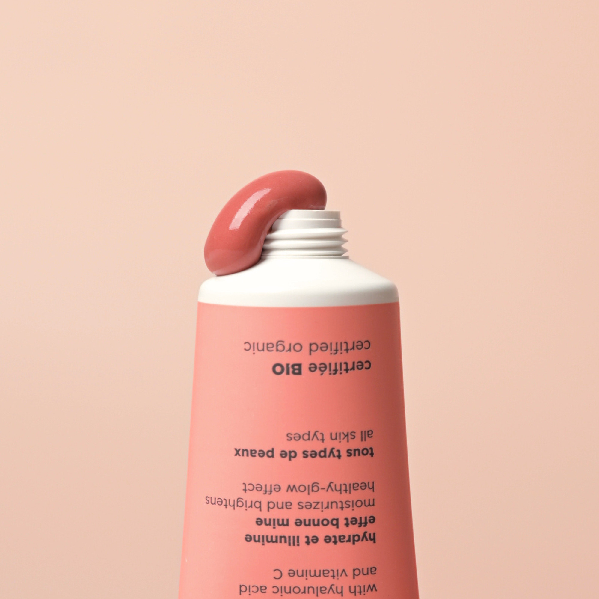 Complexion-enhancing cream