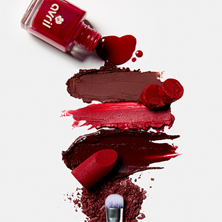 Maquillage Avril Lilas Blossom, offrant un look frais et lumineux avec des teintes douces et naturelles